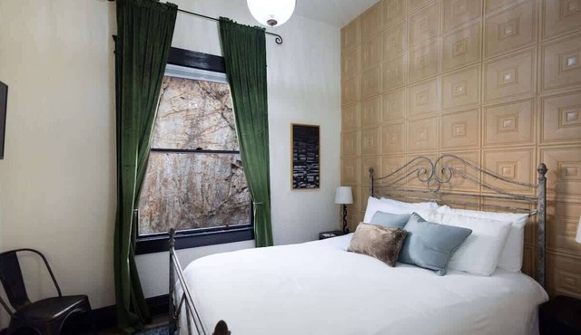 The Block Basic Room - Queen in Bisbee