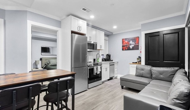 The District Den+NewBuild Unit+1Bed+1Bath+Parking
