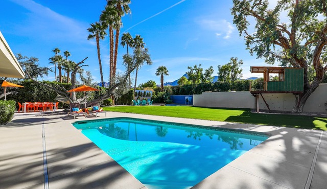 The Fairway Estate Palm Desert Pool, Huge Backyard, Private Casita Vacation Home