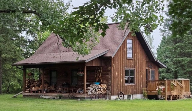 The Farmhouse at Historic Grettum Farms 20 Private Acres Wildlife Trails