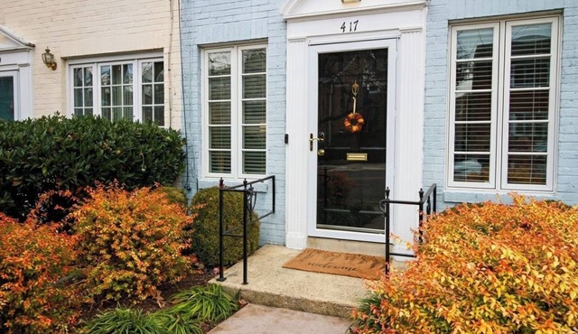 The Gibbon House of Old Town ALX