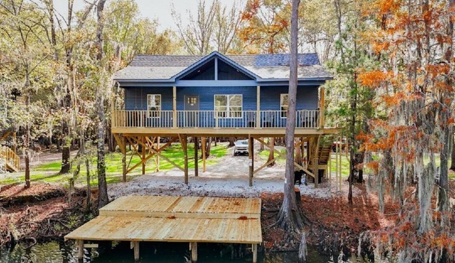 The Lily Pad: Waterfront Retreat on Big Cypress River