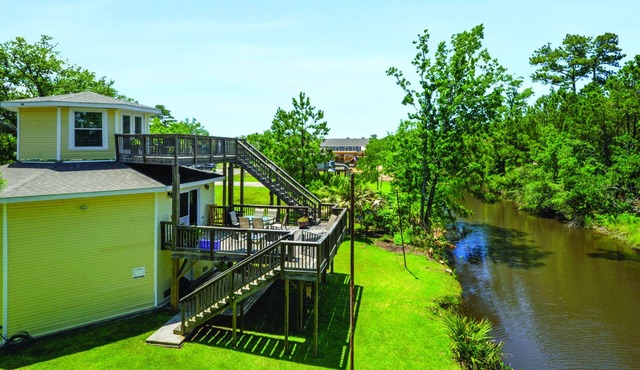 The Odyssey - Unique Pet Friendly Waterfront Home