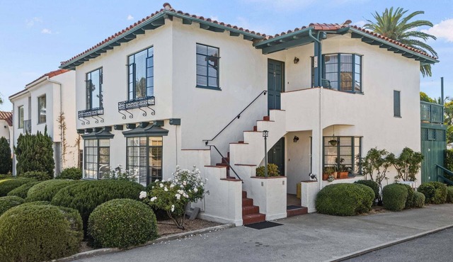 The Palm Terrace - West Beach Retreat