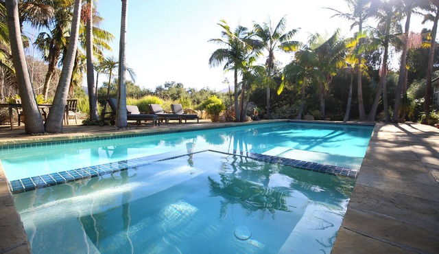 The Ravenwood Estate/Country Chic Oasis/Spa-Pool/Sleeps 14