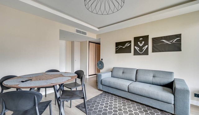 TheBlueStay 54 - Apt w/A/C near the Eiffel Tower