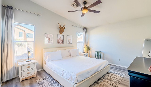 Three bed two bath, gas grill, king bed