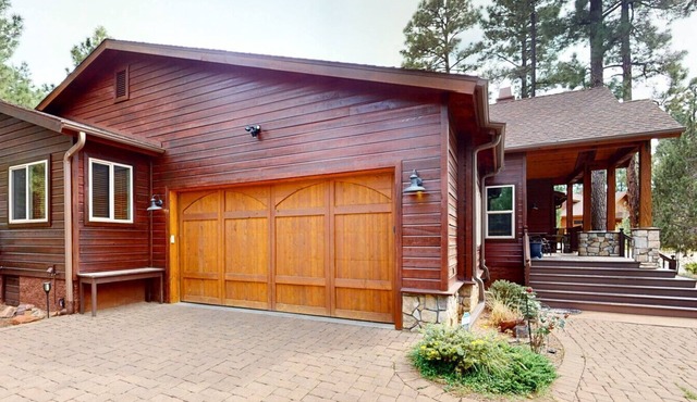 Torreon Cozy Cabin - Decks, BBQ - 4 Bedroom - Sleeps 8