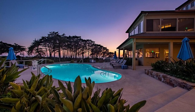 Tranquil Beachside Studio | Pools, Hot Tubs, Tennis Court & Fireplace