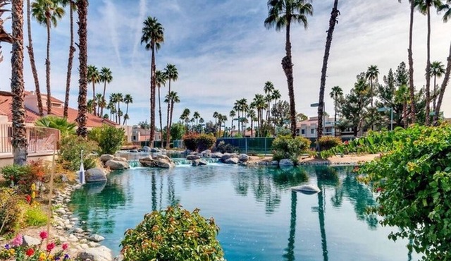Tranquil, Picturesque Condo in Cathedral City, adjacent to Palm Springs