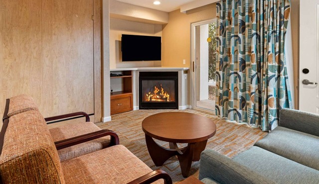 Two 2BR Condos Near Coachella/Stagecoach + Pool