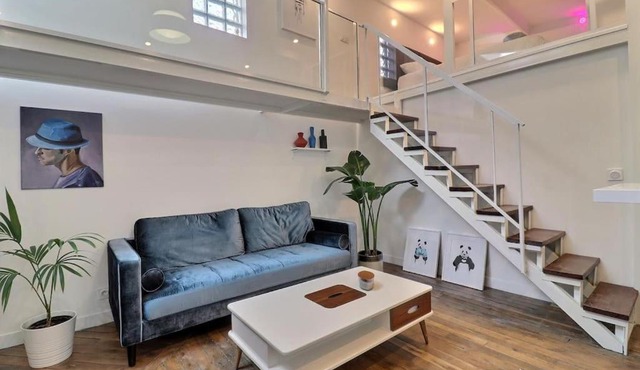 Unique loft apartment Located 15 minutes from the Champs Élysées