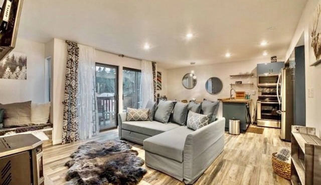 Updated tree top cabin retreat!