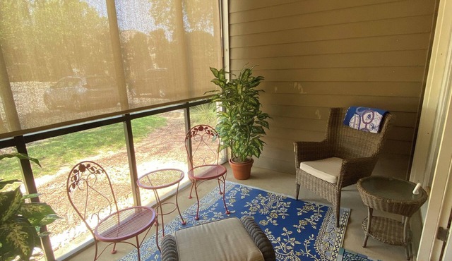 Very nice & lovely 3 bed, 2 bath condo 1st floor, community pool, quiet area.