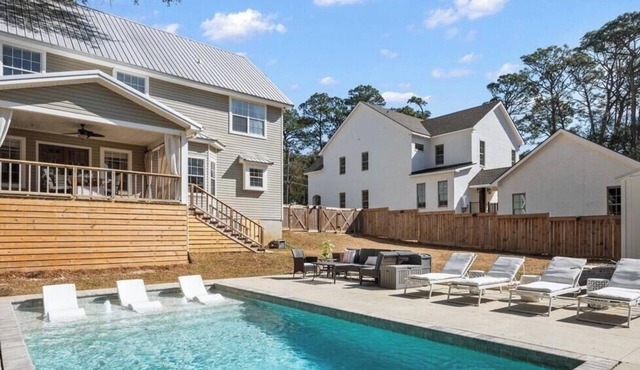 Walk to Bay & Downtown Fairhope- Fig & Bay Retreat -Coastal Getaway with Pool!