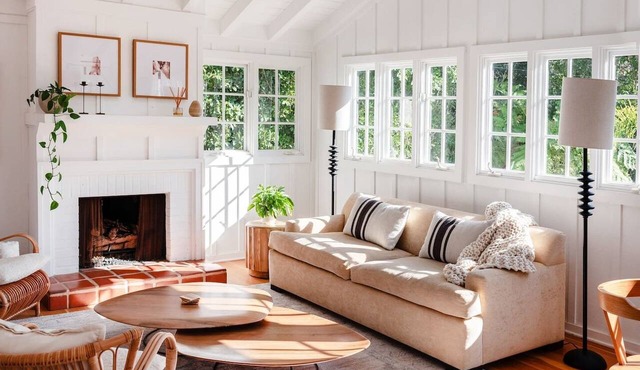 Walkable to Butterfly Beach Upper Cottage