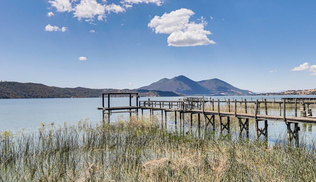 Watefront Getaway w/Mtn Views & Dock in Clearlake