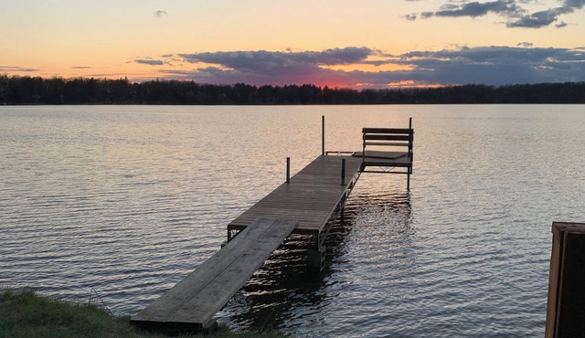 Waterfront Cottage, swim, paddle, fish and relax on your private dock.