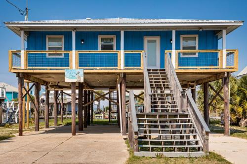 Waterfront Dauphin Island Home w/Deck & Boat Dock
