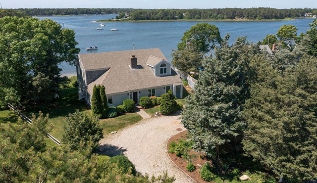 Waterfront home on Grand Cove w/AC and 3 kayaks