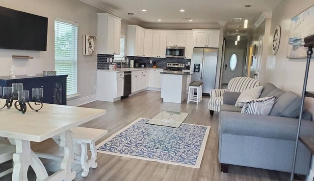 Waterfront Relaxation 5 Beds 2 Bath Pool Boat Slip