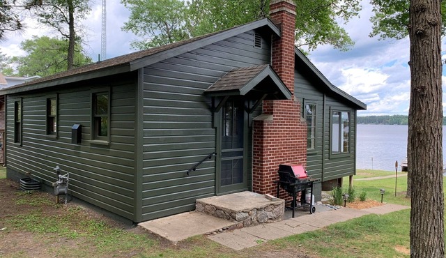 Waterfront Small Cabin with private dock & sandy beach