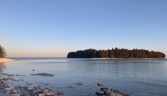 Welcome to Pelican Lookout as seen on HGTV's Lakefront Bargain Hunt Renovation!