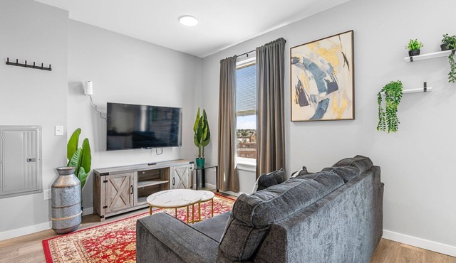 Welcoming 1BR Near Encore Boston pnln