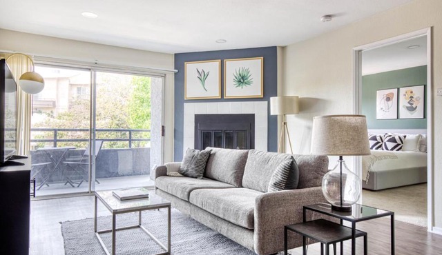 Westwood 2BR nr UCLA Westwood Village LAX-221