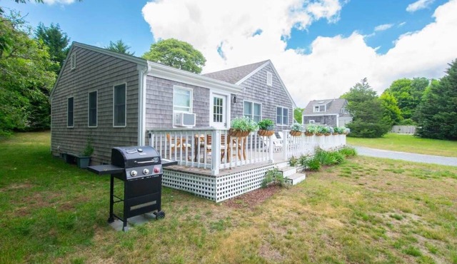 Wrap-Around Porch Mins. to Beach!