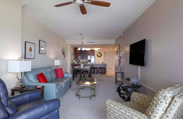 Beautiful 2 Bedroom/2 Bathroom Penthouse