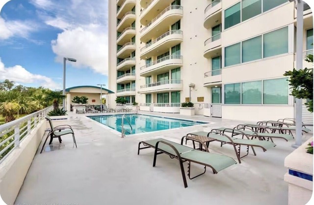 Biloxi beach condo overlooking the beautiful Gulf of Mexico