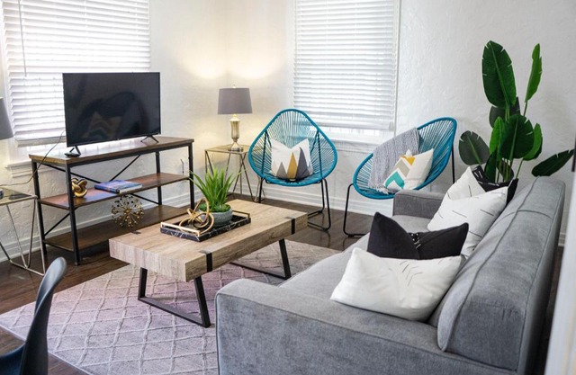 Condo- Downtown Long Beach -Convention -Queen Mary