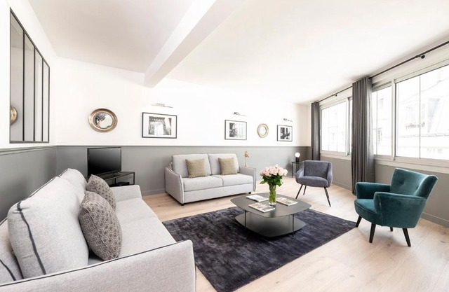 LivinParis - Luxury AC 3 Bedrooms Le Marais III