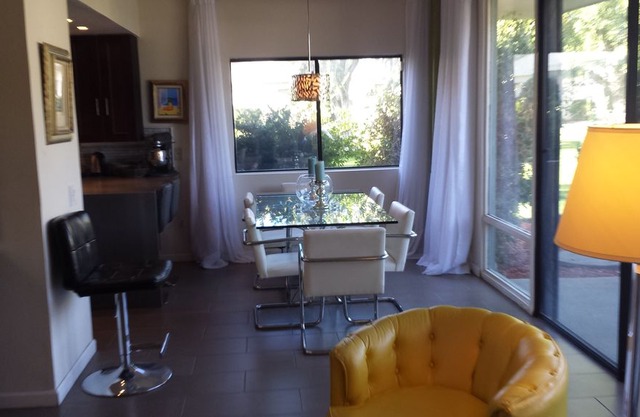 LUXE SINGLE LEVEL PATIO HOME VIEW, /PETS/PARKING/POOLS CENTRAL PALM SPRINGS