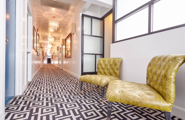 The Crescent powered by Sonder | Superior Queen Room