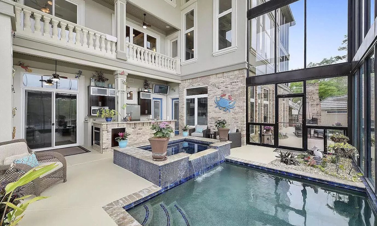 Kiln House | Entire House w/ indoor/outdoor pool and hot tub- Diamondhead, MS
