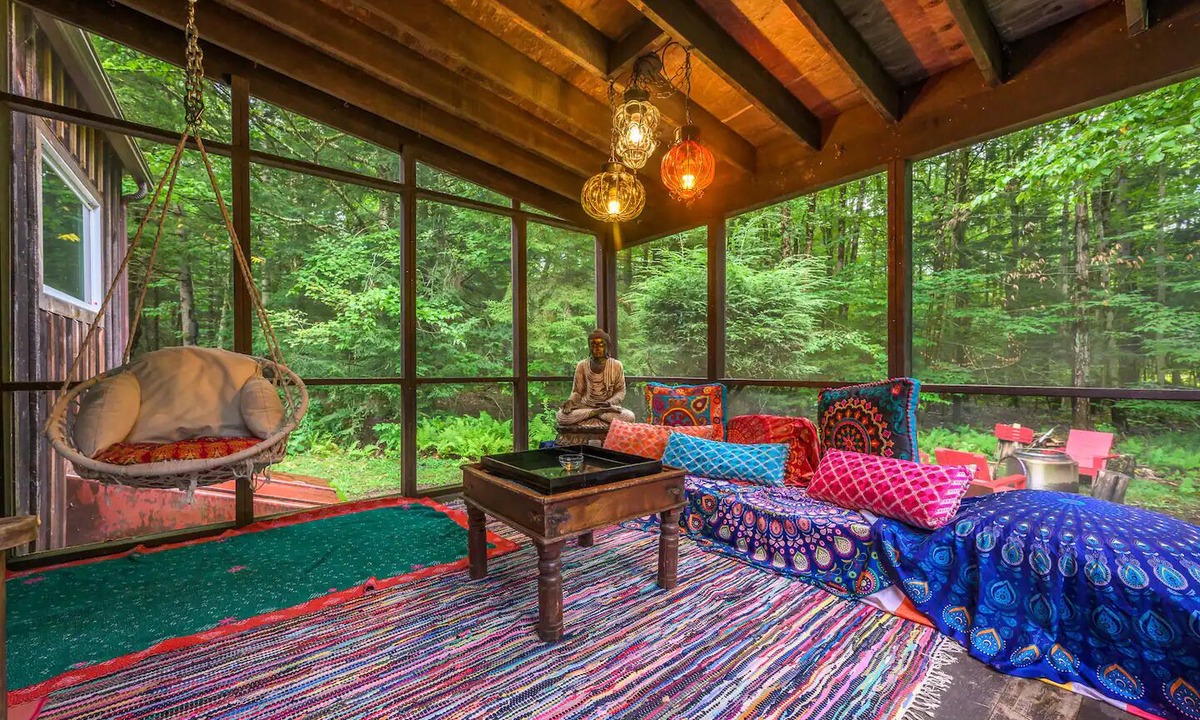 Becket House | Oak Forest Cabin: Enchanted Eden Among the Trees