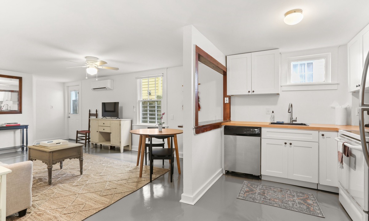 Faubourg Livaudais Apartment | Cute Nola Flat Steps from the Streetcar
