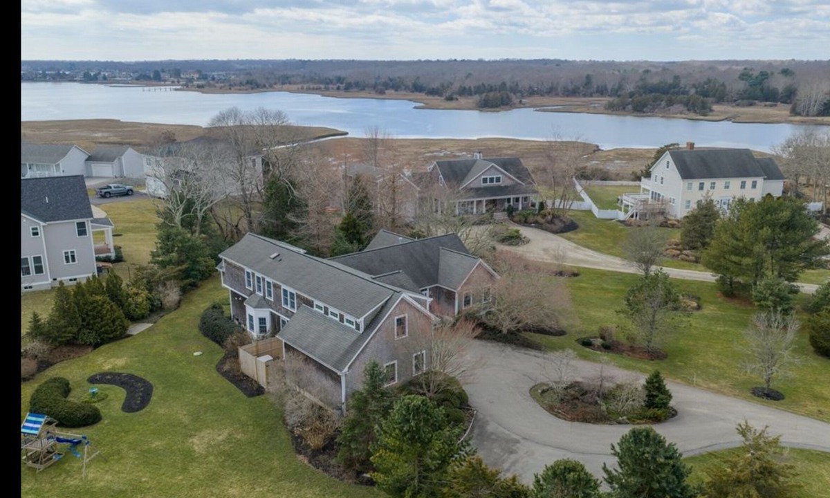 Dartmouth House | Coastal New England Seaside Retreat - short walk to quaint Padanaram Village