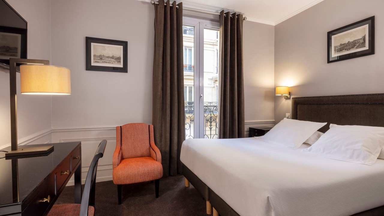 Photo of Bedroom in 17th Arrondissement