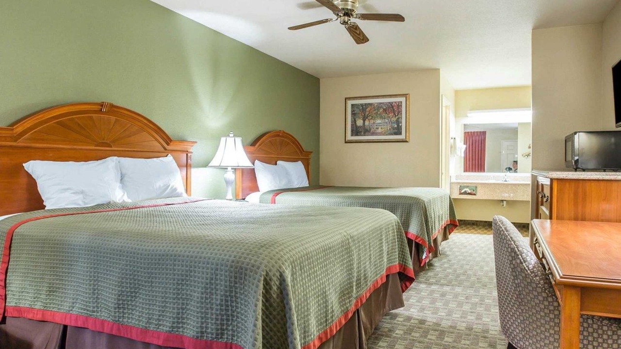 Photo of Bedroom in Delano