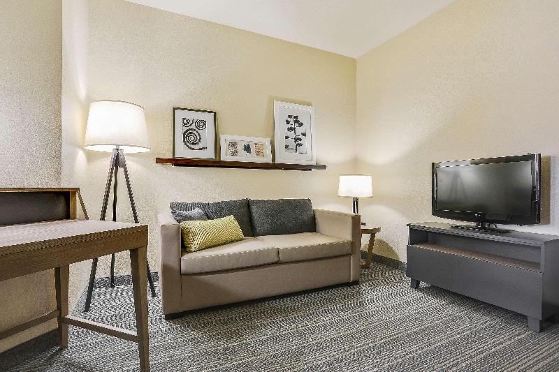 Photo of Livingroom in Ashwaubenon