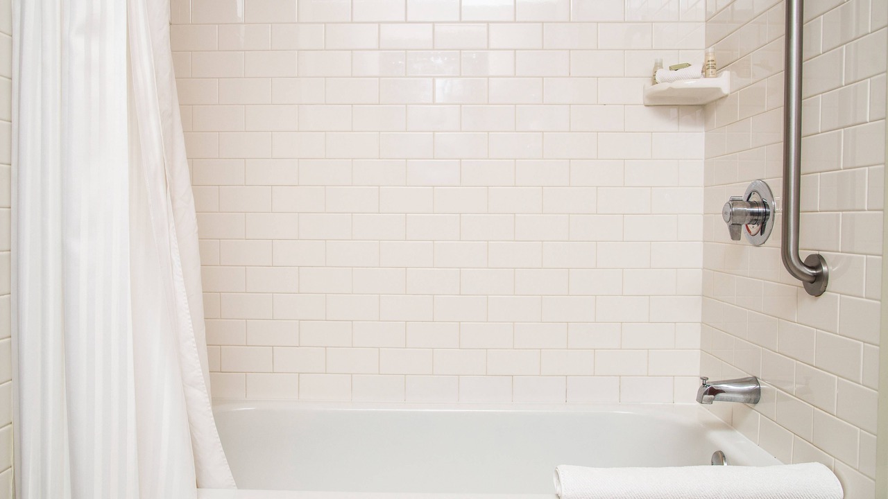 Photo of Bathroom in Gateway District