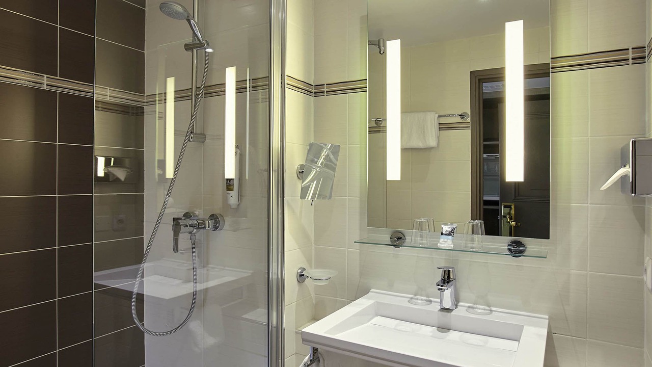Photo of Bathroom in Le Chesnay