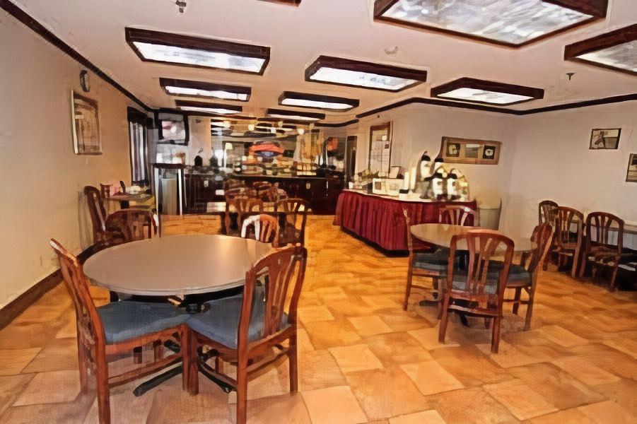 Photo of Livingroom in Ashwaubenon