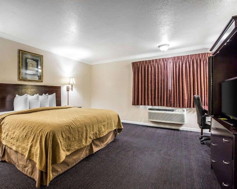 Photo of Bedroom in Thousand Oaks