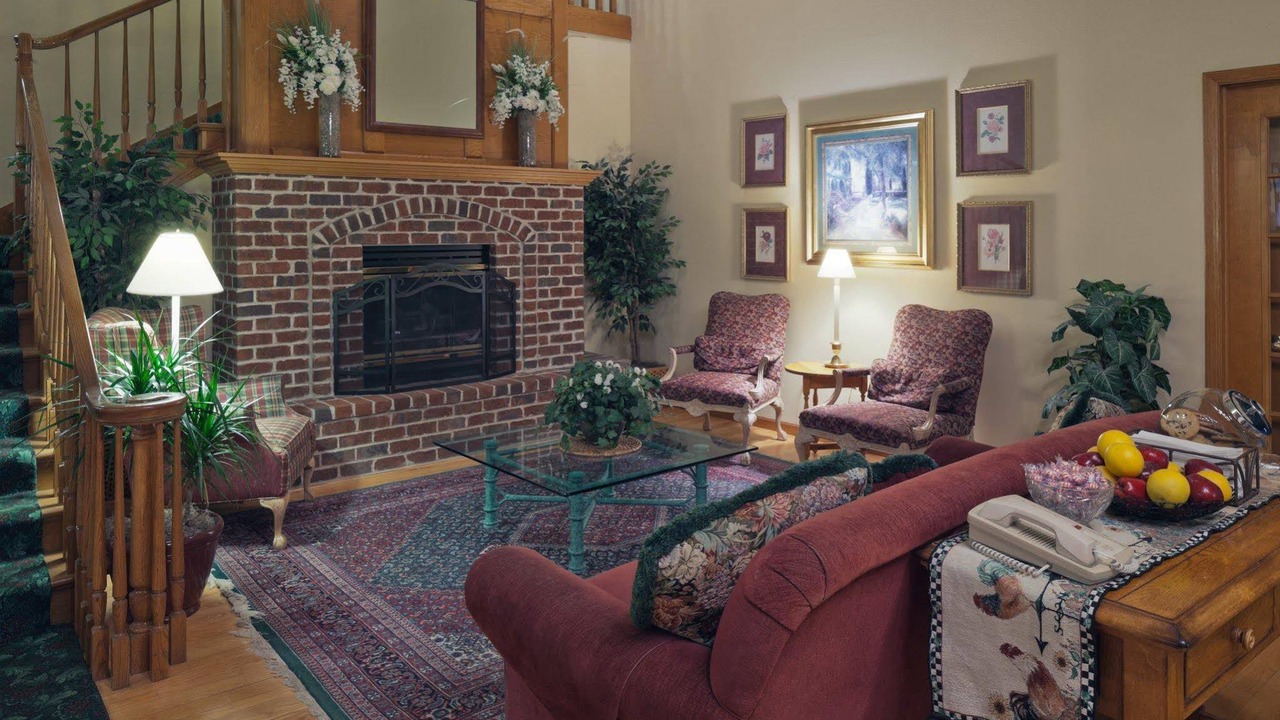 Photo of Livingroom in Ashwaubenon
