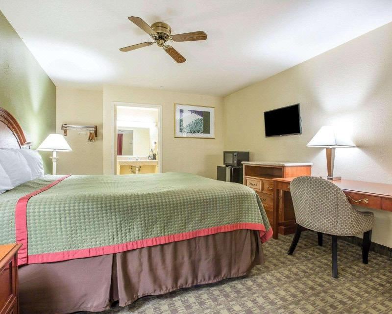 Photo of Bedroom in Delano