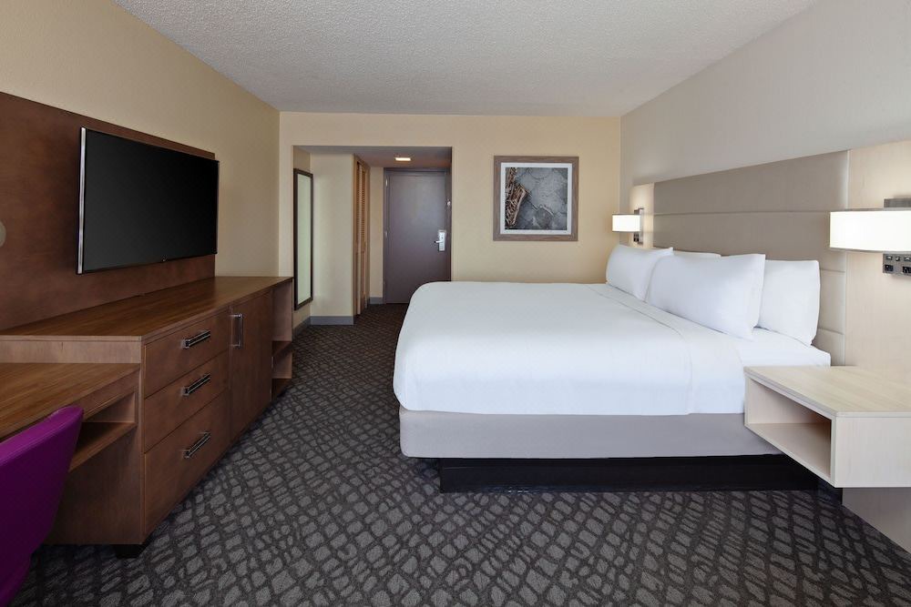 Photo of Bedroom in Kenner - Louis Armstrong International Airport